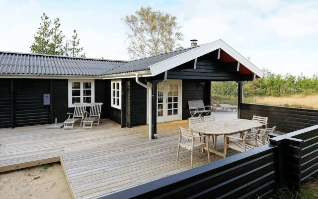 6 Person Holiday Home in Albaek