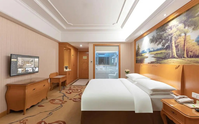 Vienna International Hotel (Hangzhou Xiaoshan Yaqian Subway Station)