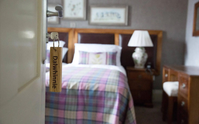 Muckrach Hotel