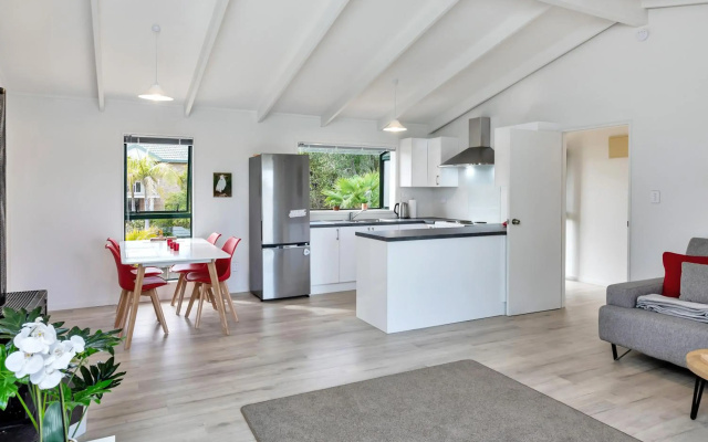 Lofty Te Haumi - Paihia Holiday Home