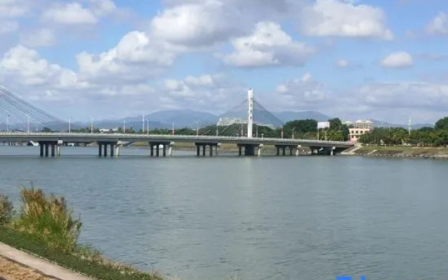 Qingfeng Zhixiang Hotel (Lingshui Haiyun Square Branch)
