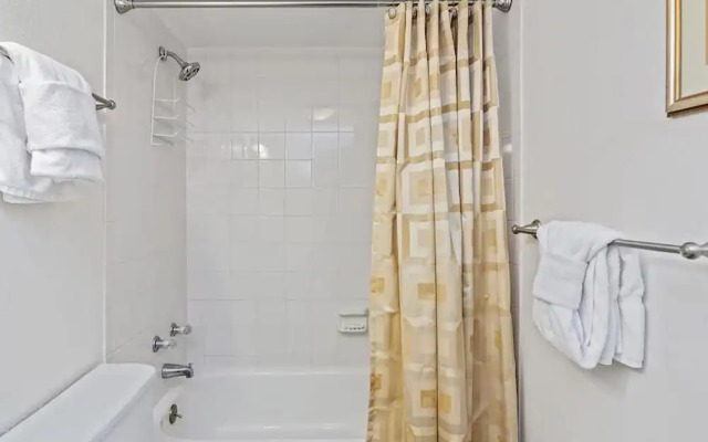 Shoreline Towers 1113