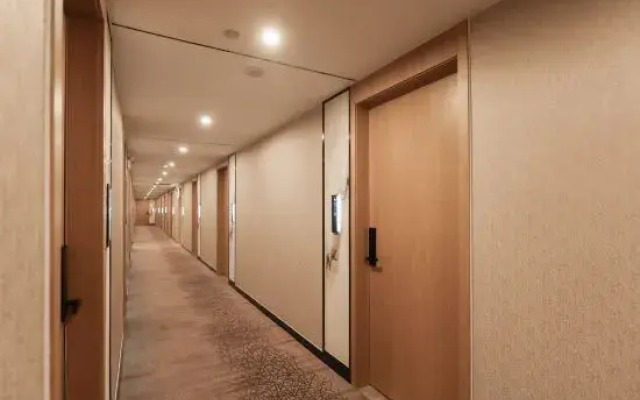 Qingmu Select Hotel (Jurong Baohua Xianlin Avenue Yuanboyuan Branch)