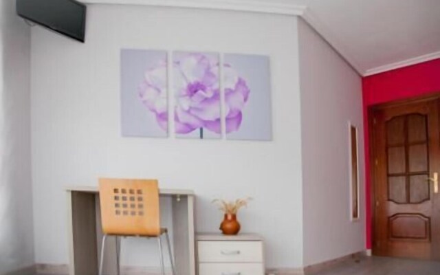 Pensión Parque Del Ebro - Adults Only