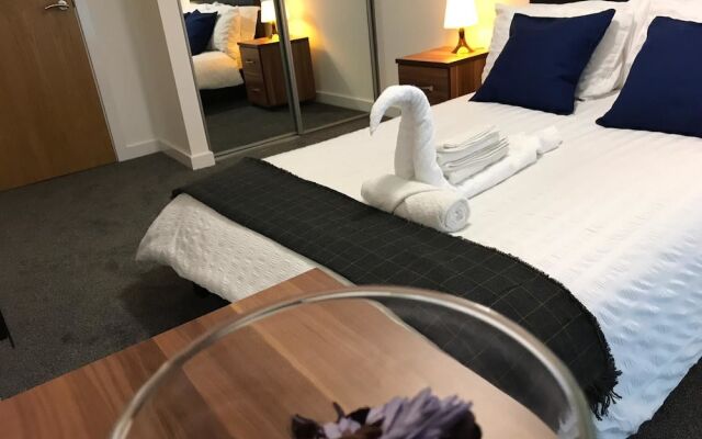 Snapos Luxury Serviced Apartments - Blonk Street