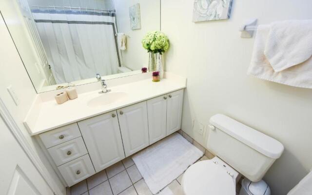 Amazing 2BR & 2BTH - Near Square One Mall