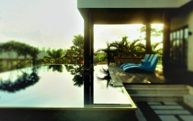 15 Bedrooms Sun Suite Villa Bali