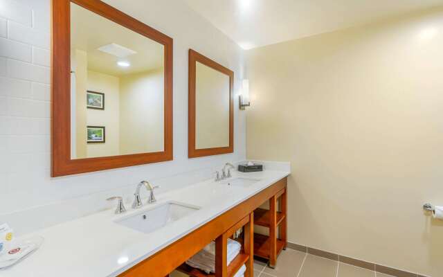 Comfort Suites Burlington near I-5