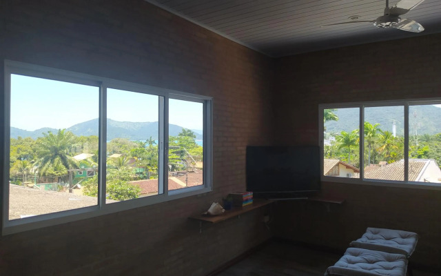 Cobertura na Enseada a 80 m da areia