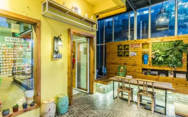 Yuese Theme Inn