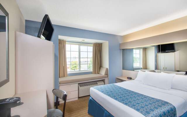 Microtel Inn & Suites by Wyndham Seneca Falls