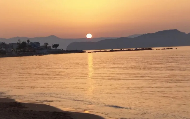 "spyros" 1-room Apartment - Simple, Cozy, Close to the Beach