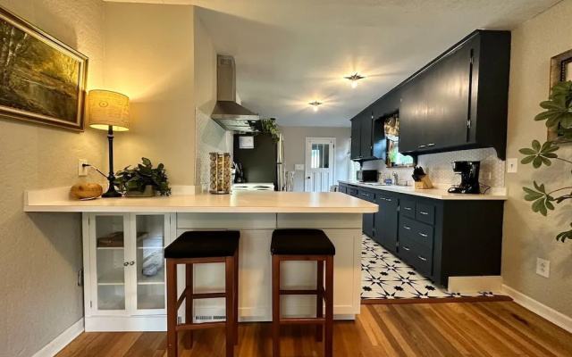 Seattle's Starlight Bungalow