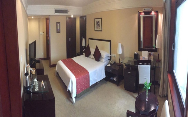 Yangtze Hotel – Guest Rooms – Wuhan