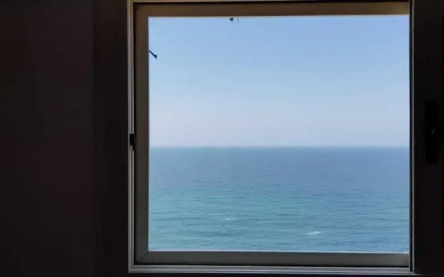 luxury apartment CBD beach view Hilton