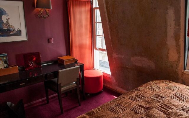 Rough Luxe Hotel
