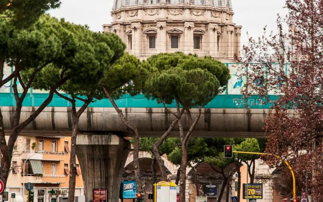 Vatican Museums Roomy Apartment