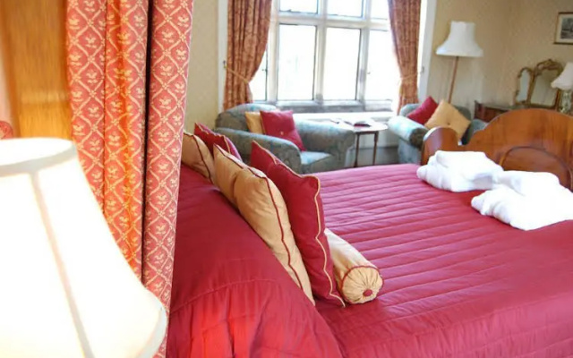 Dunsley Hall Country House Hotel