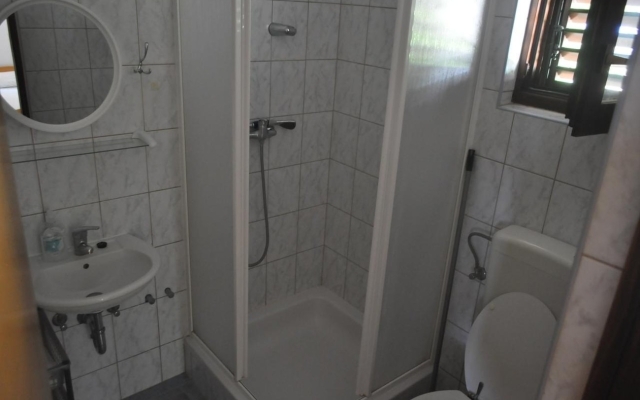 Apartment Var - with nice garden: A3 Sveta Nedjelja, Island Hvar