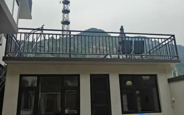 Shangshan Ruoshui Homestay (Stone Forest Gorge Scenic Area)