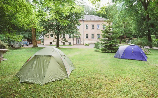 Downtown Forest Hostel  Camping