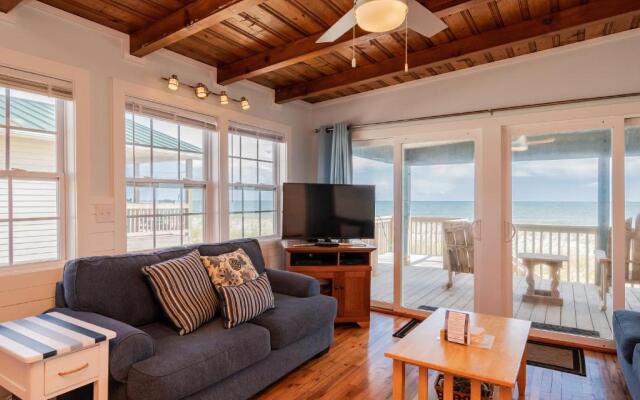 Chill'ax Inn by Oak Island Accommodations