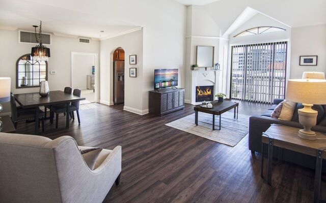 Beverly Hills luxury 2 Bed 2 Bath