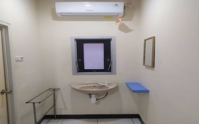 OYO 93246 Kanditha Homestay Near Lombok Exotic Sentral Oleh-oleh
