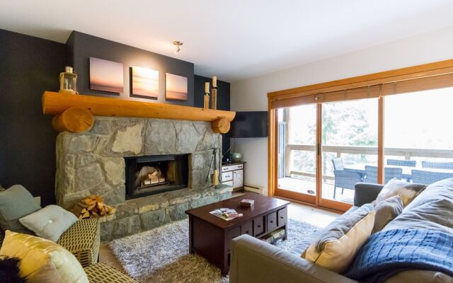 Family Home in Taulswood Ski In-Out