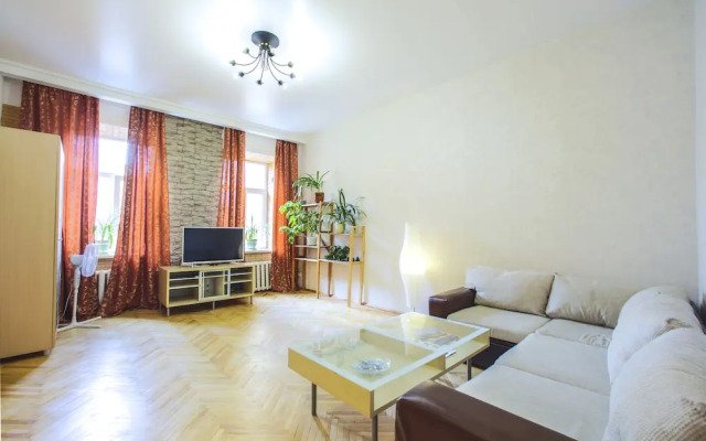 Apartment on Marata 35