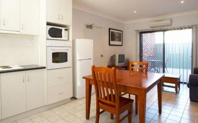 Belvoir Village Motel & Apartments