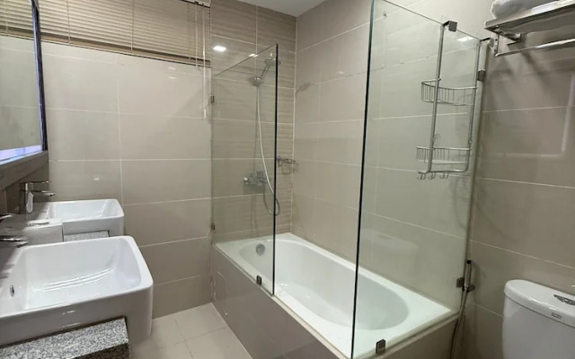 Room-executive Suites 4 Bedroom Condo Up