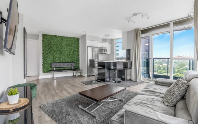 Toronto Waterfront Stay