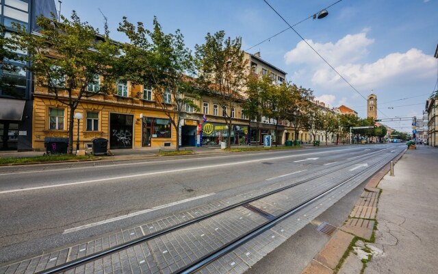 Best Luxury apt in Zagreb for 16 ppl