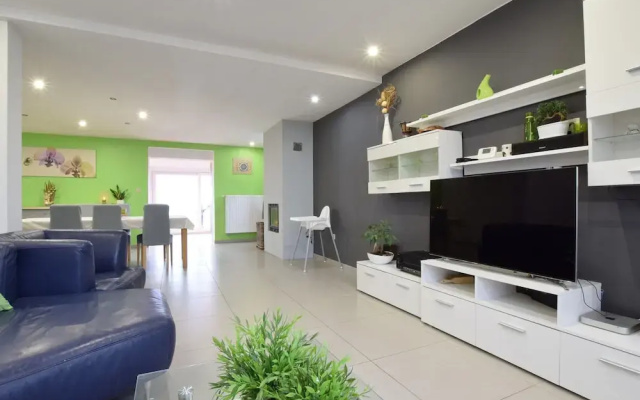 Lovely Holiday Home in Gros Chene With Bubble Bath