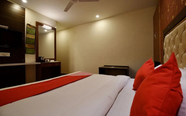 OYO 17099 Ambika Residency