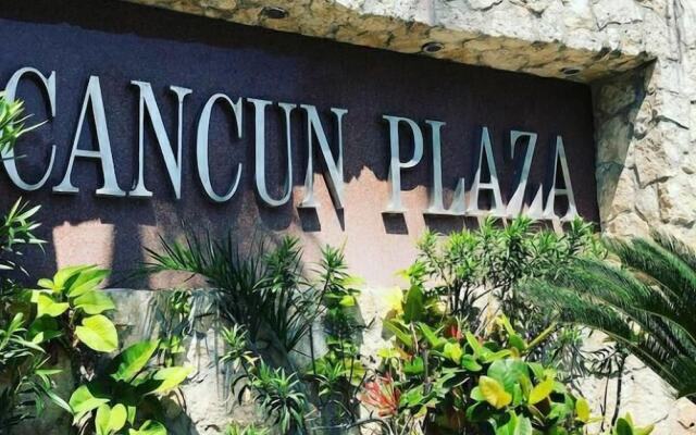 Cancun Plaza Condo Hotel