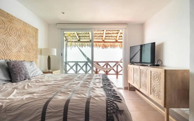 Bello departamento Casa Veleros frente al mar.