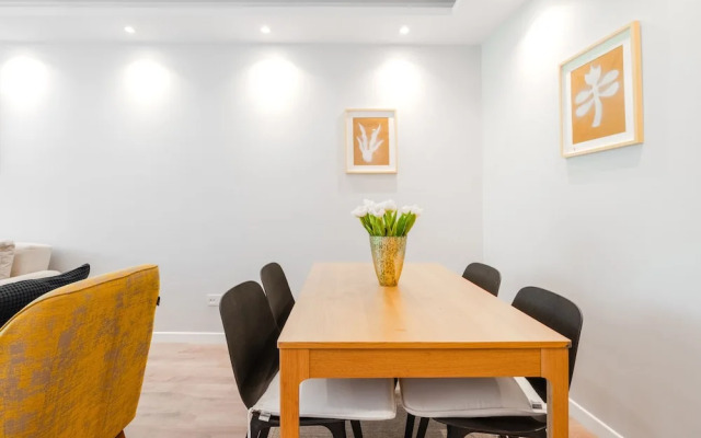 House w Garden 10 min to City s in Beyoglu