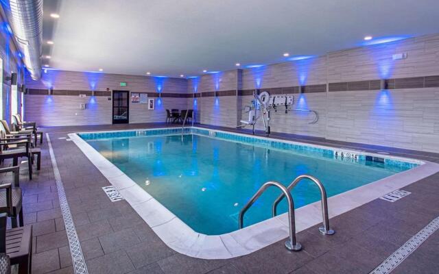 Comfort Suites Grove City - Columbus South