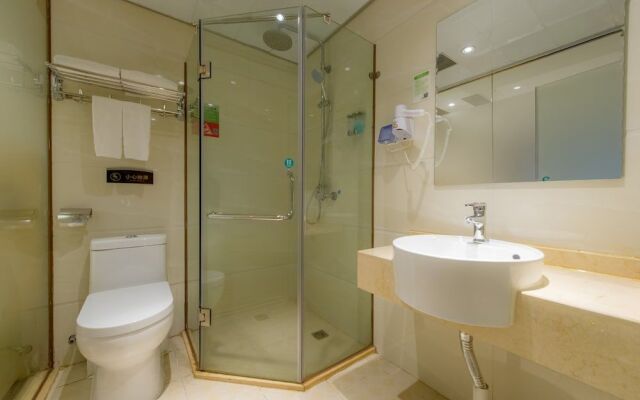 Qingpishu Hotel （Guilin West City Road,Walking street ）