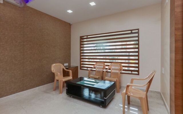 Oyo 24264 Monisha Residency