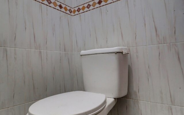 OYO Life 92838 Kost Ibu Surya