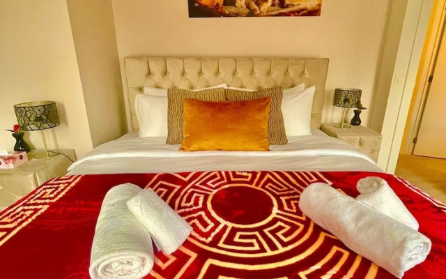 One Lux Stay Near Antwerp Central - 3 Bedroom 1.5 Bathroom