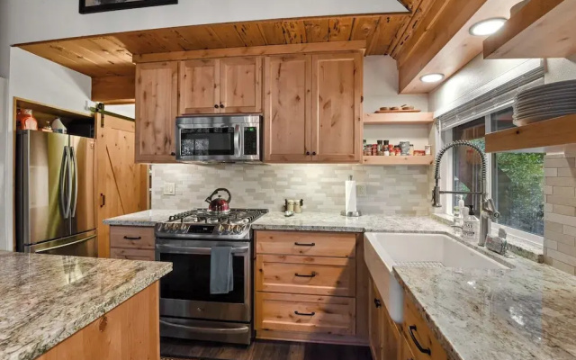 West Shore Haven Near Beach & Outdoor Fun!