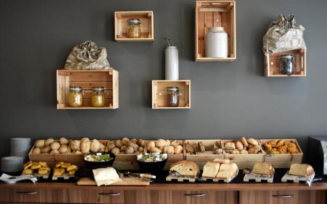 AP Maria Nova Lounge - Adults Friendly