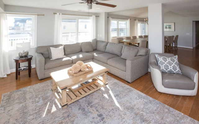 Nautical Nonsense - 8 Br Home