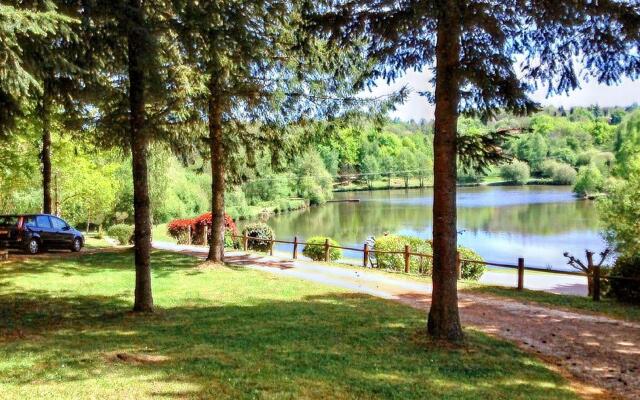 Serene Holiday Home in Cussac with Private Terrace, Barbeque