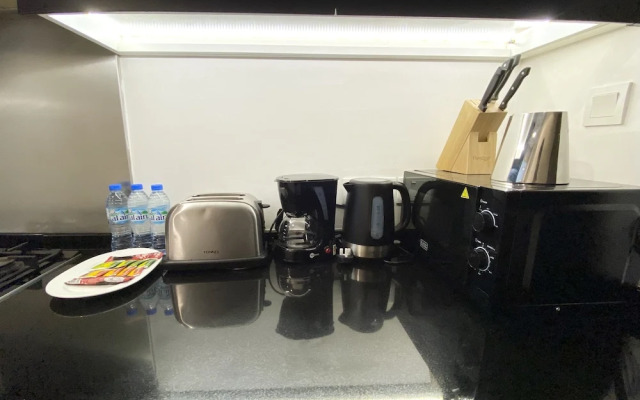 Marco Polo - Chic Studio with Balcony and Spa, Canal Views