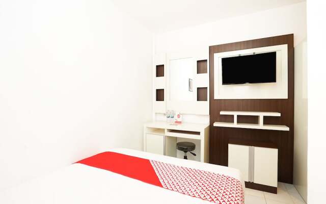 Oyo 473 Darmo Permai Guesthouse